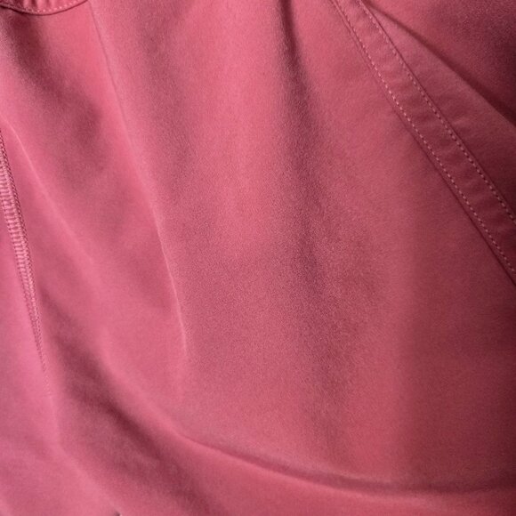 Lululemon Women's Size 12 Tracker Running Shorts V 4" in Lush Pink FLAW - Picture 5 of 10